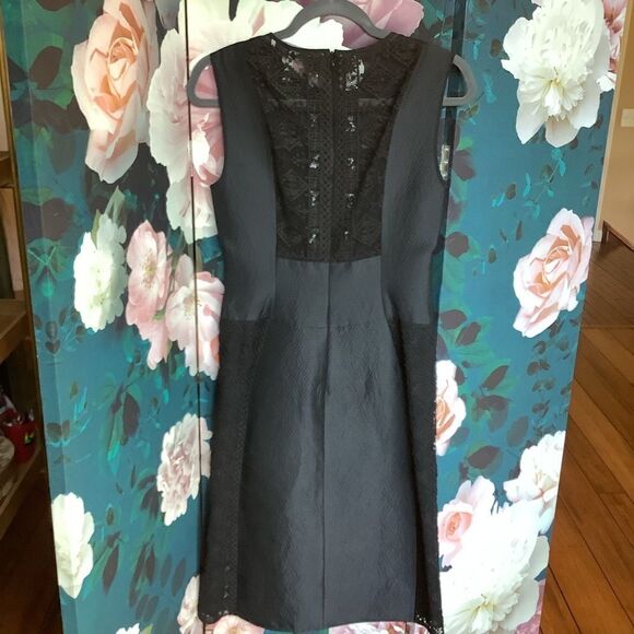 BCBGMAXAZRIA Runway Dress - Picture 4 of 6